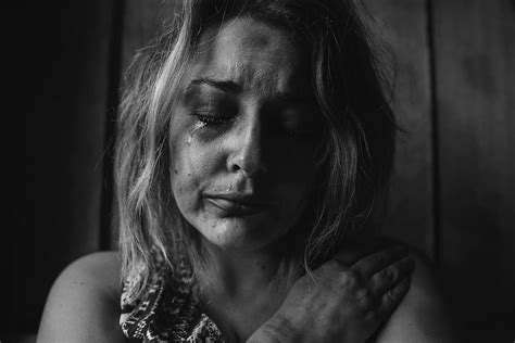 BeyondthePhotos:CapturingtheEmotions